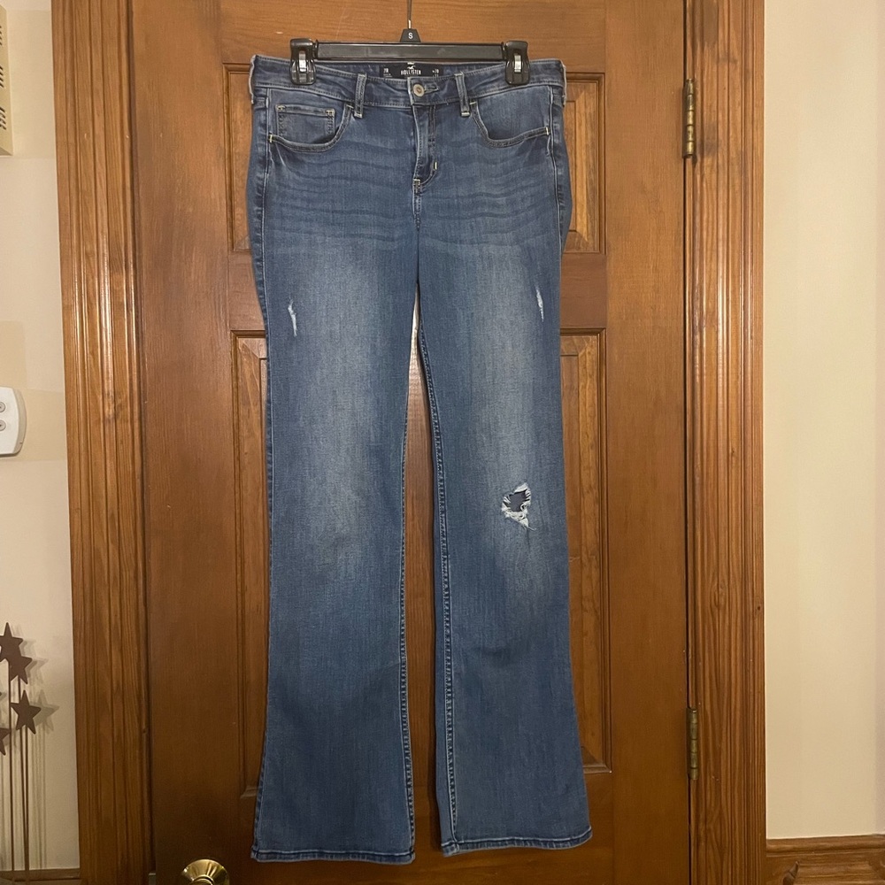 Hollister Junior’s Classic Stretch Blue Low-Rise Boot Distressed Jeans, Size 7R